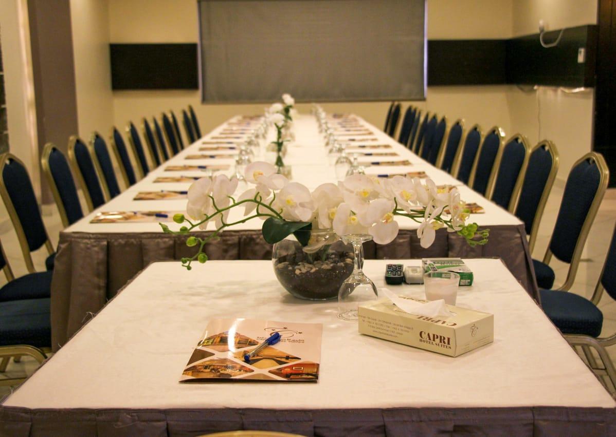 Capri Hotel Suites Amman Ngoại thất bức ảnh