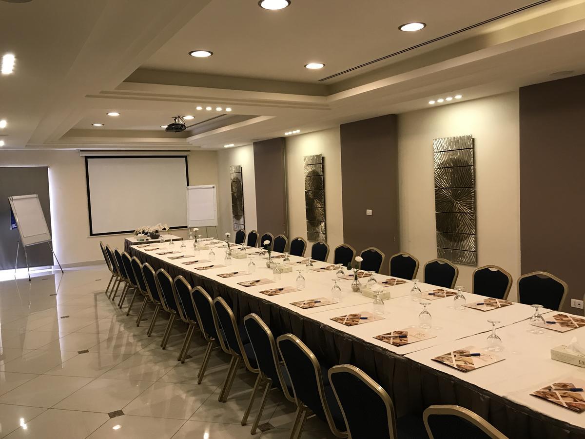 Capri Hotel Suites Amman Ngoại thất bức ảnh