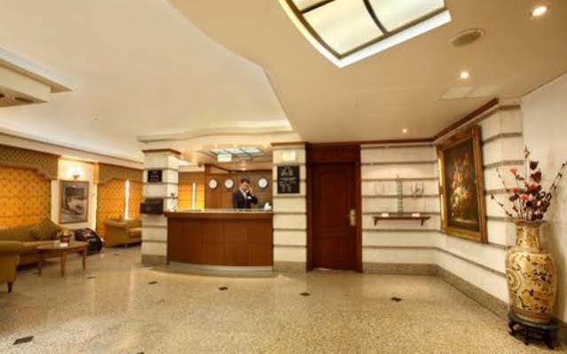 Capri Hotel Suites Amman Ngoại thất bức ảnh