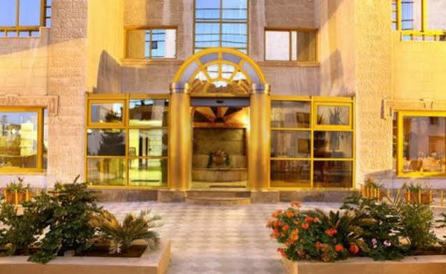 Capri Hotel Suites Amman Ngoại thất bức ảnh
