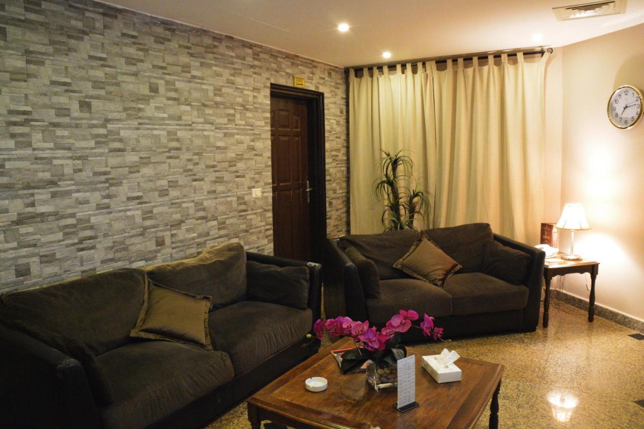 Capri Hotel Suites Amman Ngoại thất bức ảnh