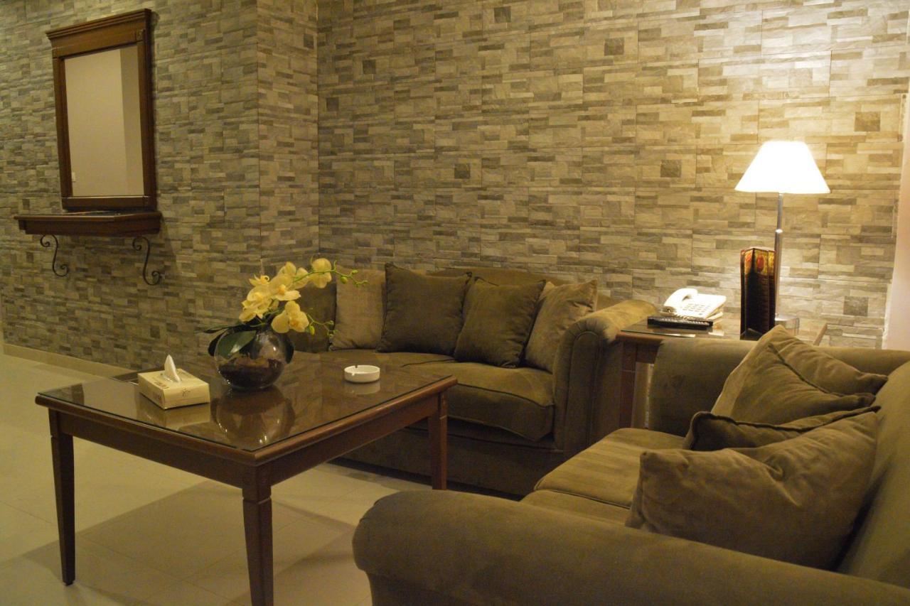 Capri Hotel Suites Amman Ngoại thất bức ảnh