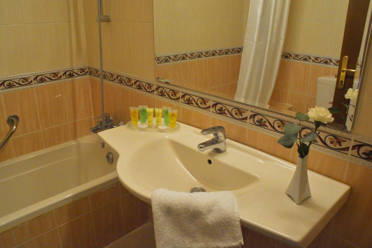 Capri Hotel Suites Amman Ngoại thất bức ảnh