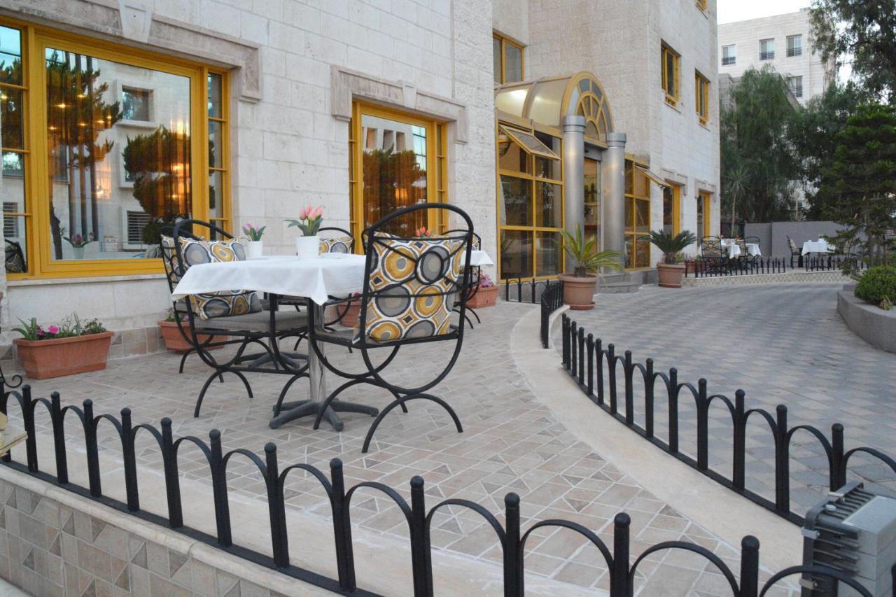 Capri Hotel Suites Amman Ngoại thất bức ảnh