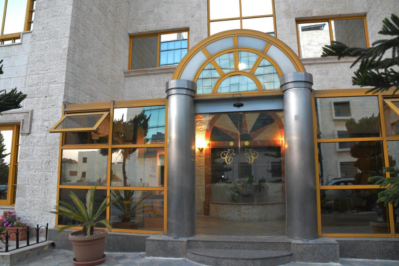 Capri Hotel Suites Amman Ngoại thất bức ảnh