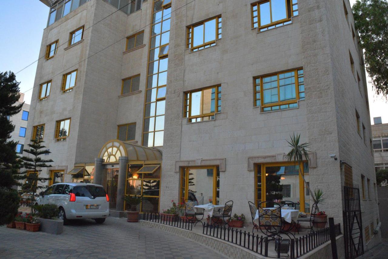 Capri Hotel Suites Amman Ngoại thất bức ảnh